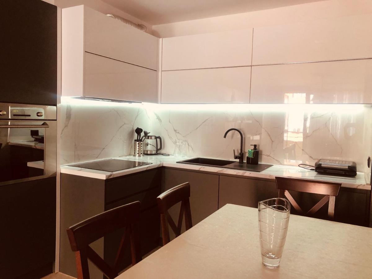 Laureta Central Apartment Tirana Buitenkant foto