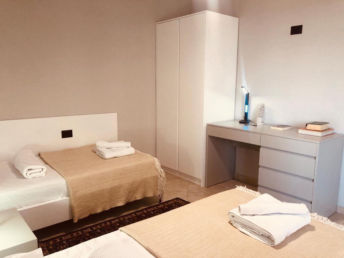 Laureta Central Apartment Tirana Buitenkant foto